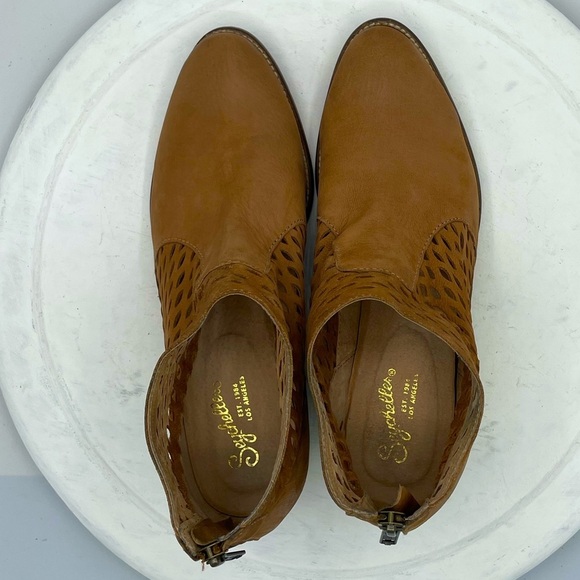 Anthropologie-Seychelles Waypoint Ankle  Boots, Real Perforated Leather - Picture 5 of 7